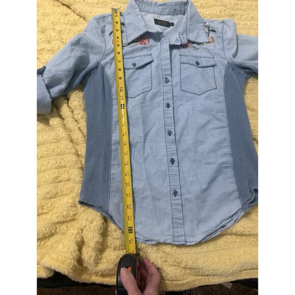 Cavalini Denim Collection Blue Embriodered Floral roses Button-up Shirt Medium - Picture 4 of 9